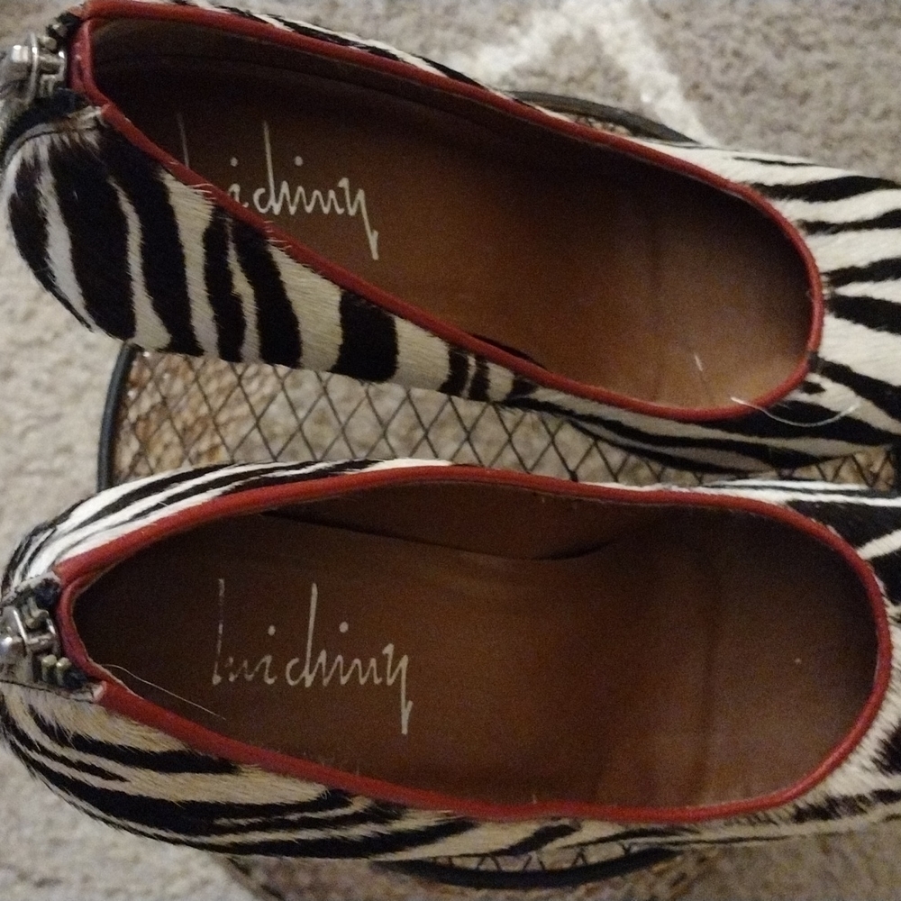 Zebra horse hair  trim in red new heels pumps. - Picture 2 of 10